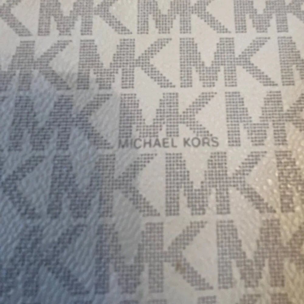 MICHAEL KORS | MK Signature Jet Set Zip Around Carryall Wallet-EUC - Picture 4 of 11
